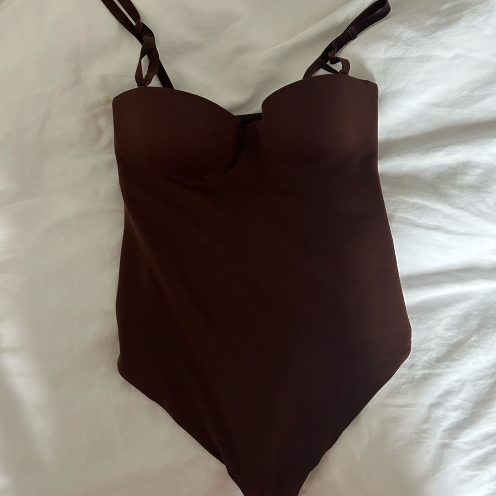 SKIMS contour lift bodysuit